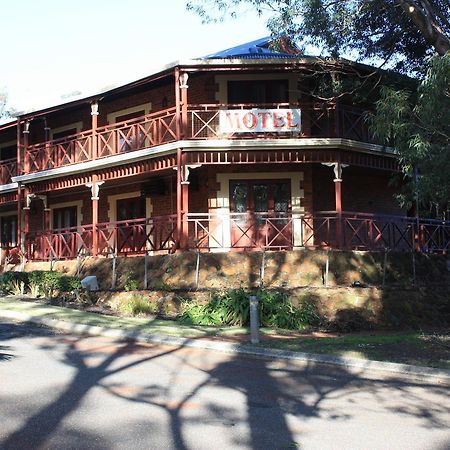 Heritage Country Motel Perth Bagian luar foto