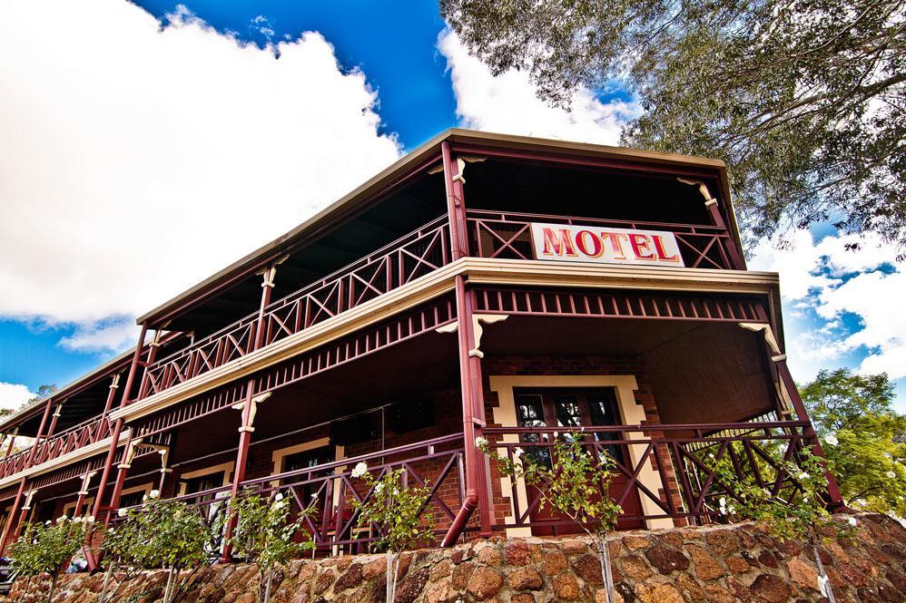 Heritage Country Motel Perth Bagian luar foto